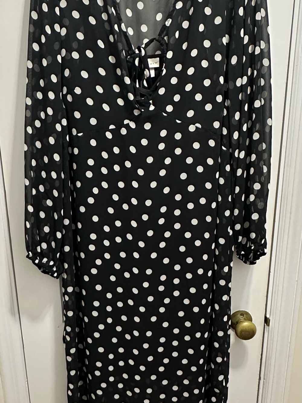 Ava & Viv: 1X Black and White Polka Dot Long Sleeve Mesh Dress